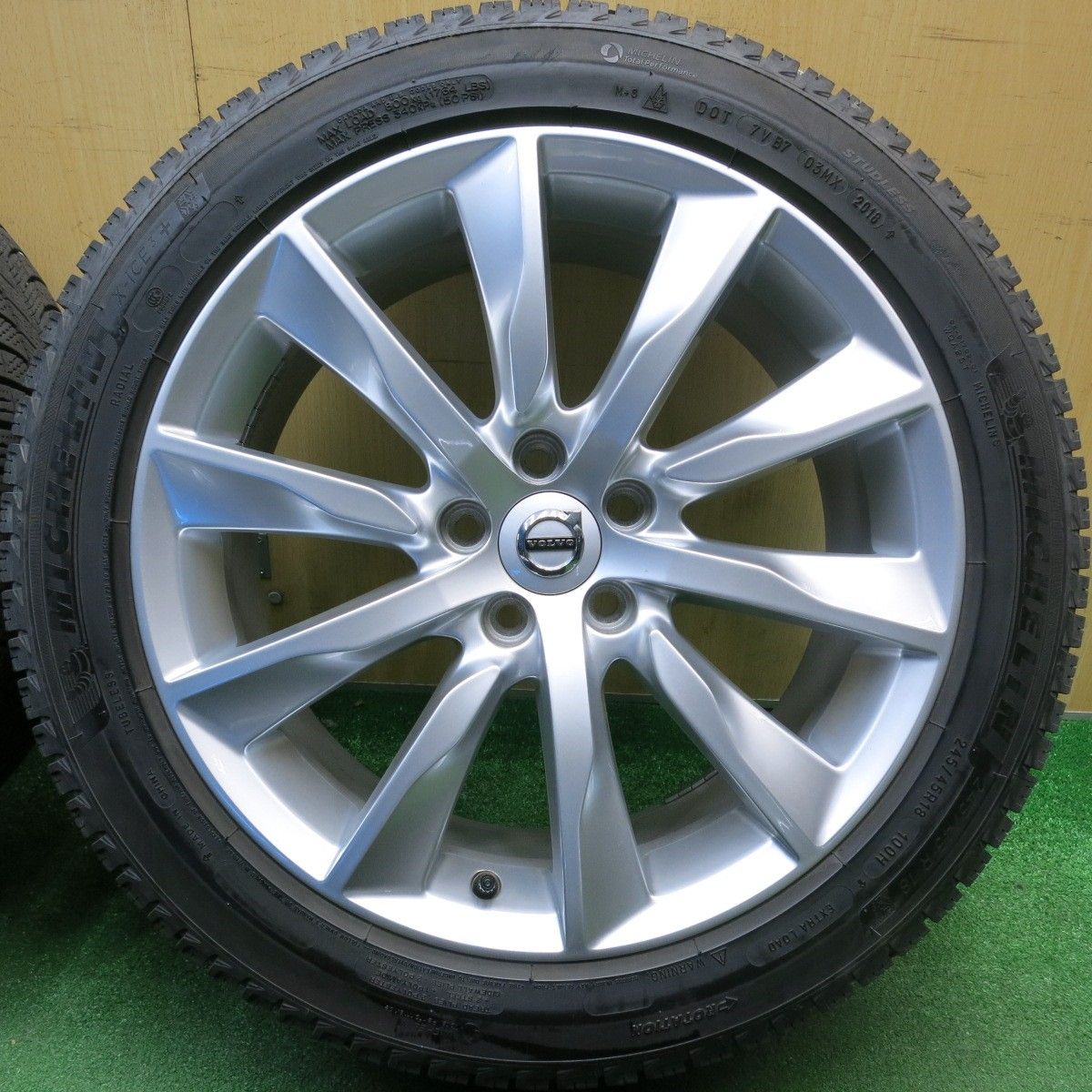 キレイ☆ボルボ V90 S90 純正 245/45R18 スタッドレス ミシュラン X