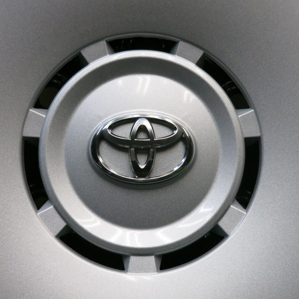 新車外し！25年☆トヨタ 200系 ハイエース 純正 スチール 195/80R15
