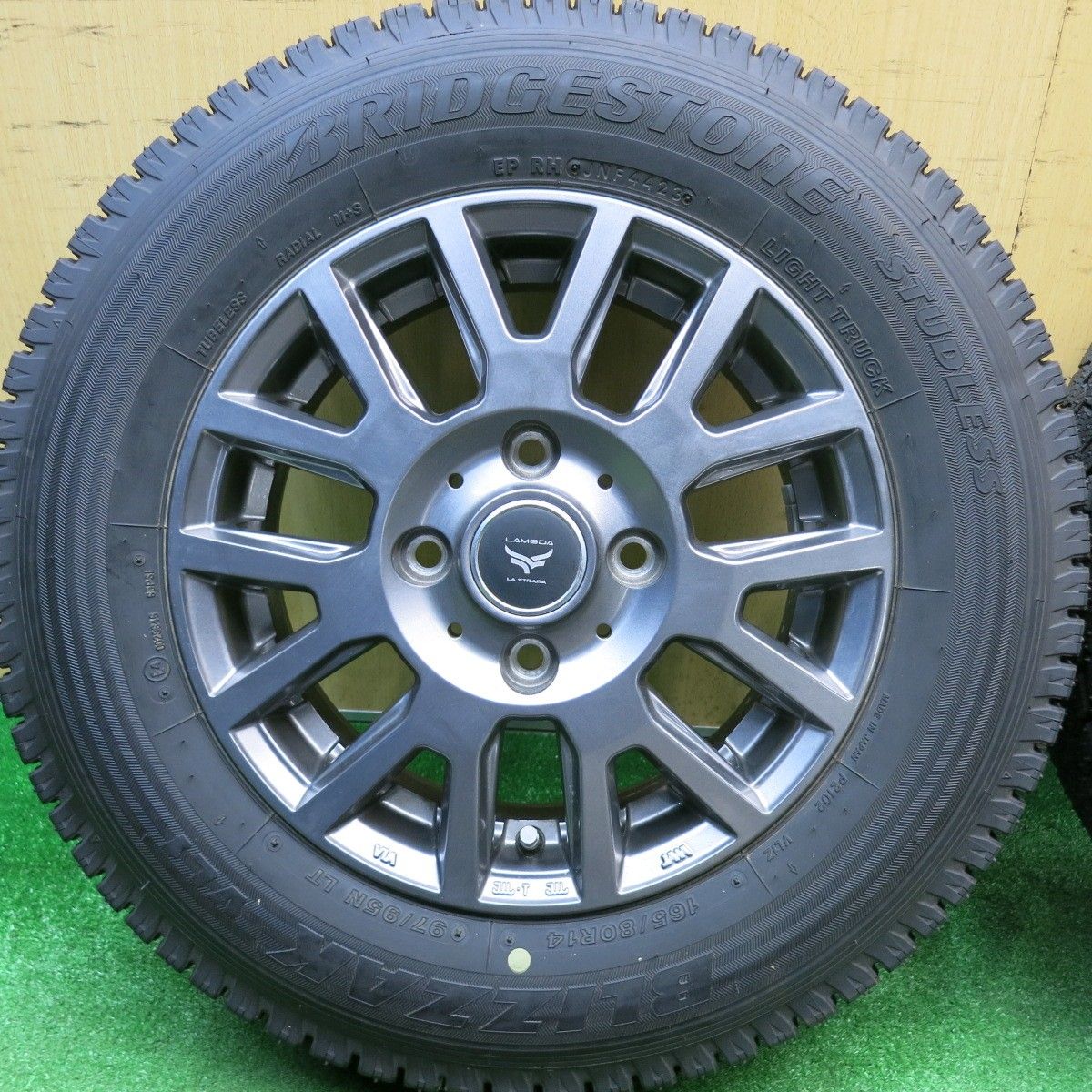 ほぼ未使用！23年☆スタッドレス 165/80R14 97/95N ブリヂストン 