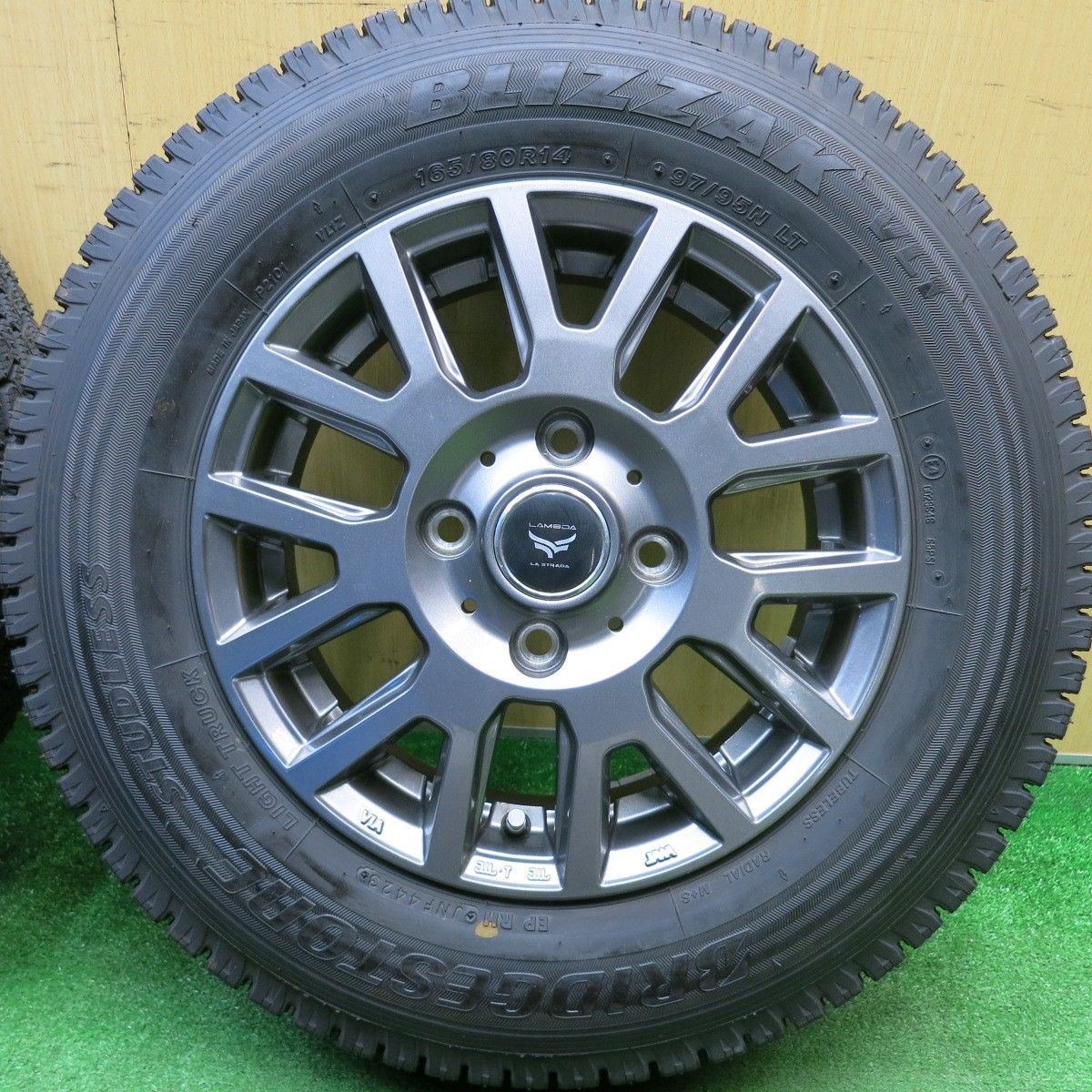 ほぼ未使用！23年☆スタッドレス 165/80R14 97/95N ブリヂストン 