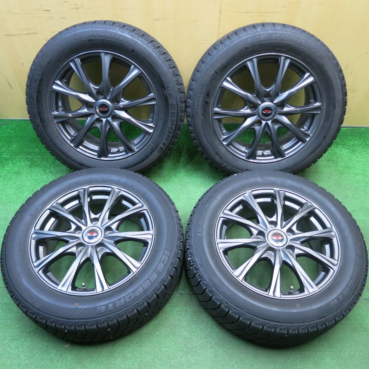 バリ溝！キレイ！8.5分☆スタッドレス 205/60R16 アイスエスポルテ