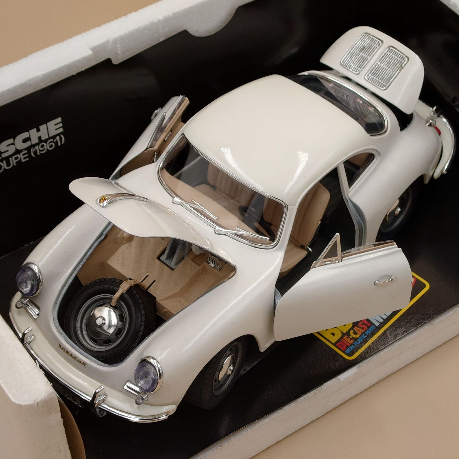 1/18 ポルシェ 356B クーペ 1961 ホワイト PORSCHE 356B ダイキャスト