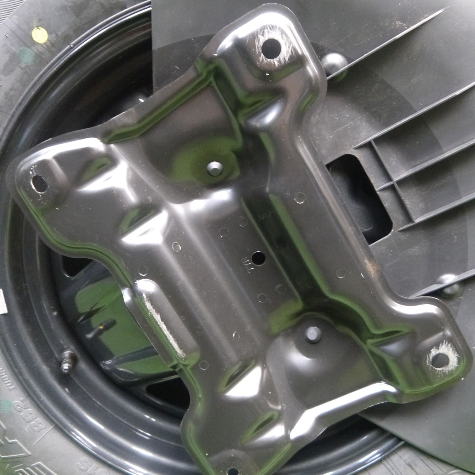 新車外し！23年！背面カバー付き！1本☆スズキ ジムニー 純正 スチール