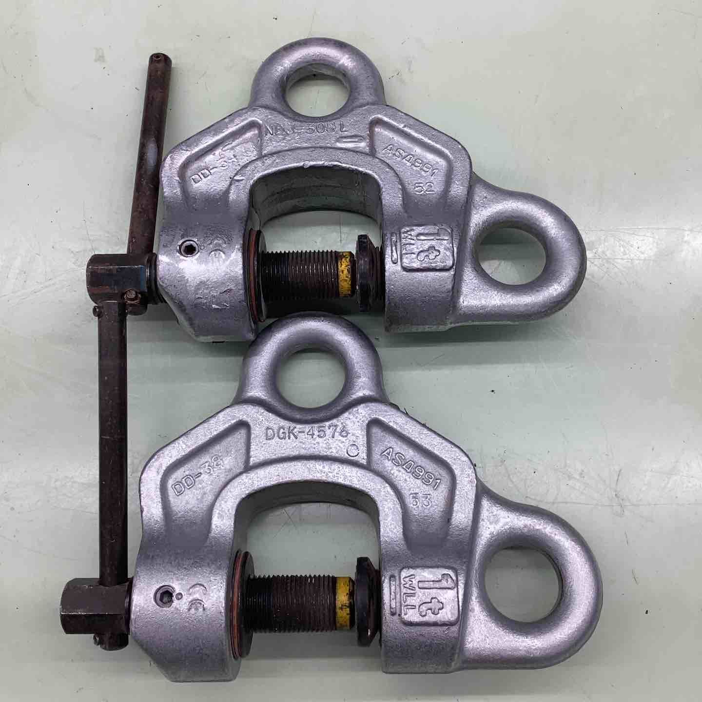 イーグルクランプ1トン、2個セット写真現状です。 イーグルクランプ 1t 2個セット NDJ-3081 DCK-4576 鋼板 形鋼 鉄骨