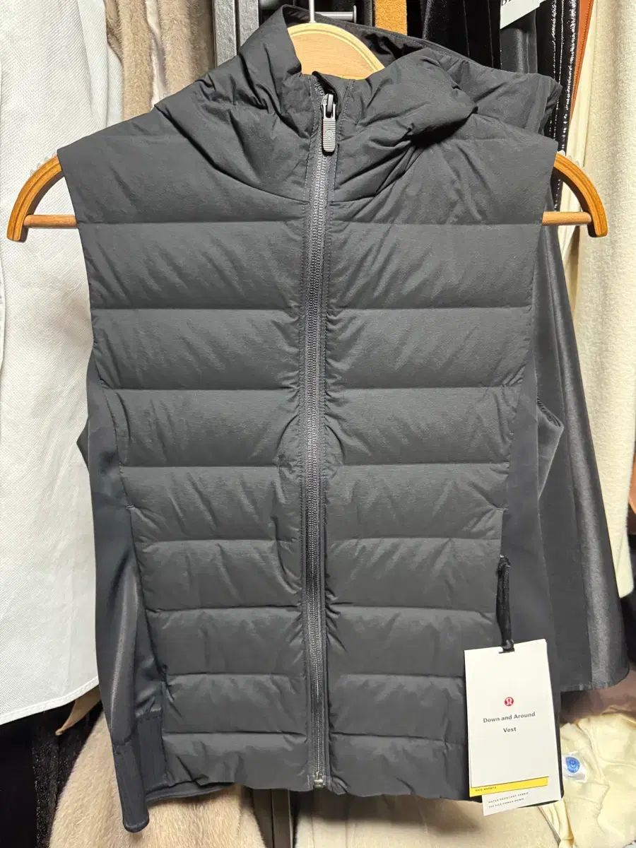 ルルレモン ダウン ベスト 2 (新品) - メルカリ