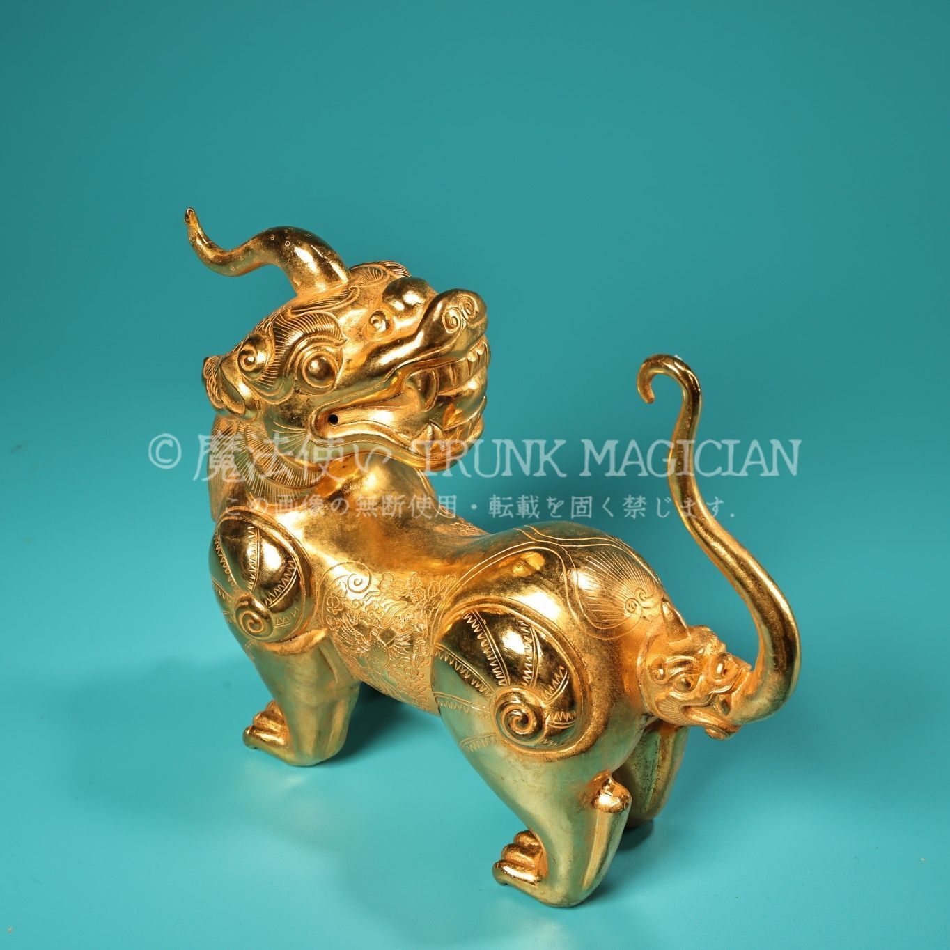 旧家蔵出し銅製細作 塗金 浮彫 鏨刻 神獣 招財 辟邪 置物 文房賞物