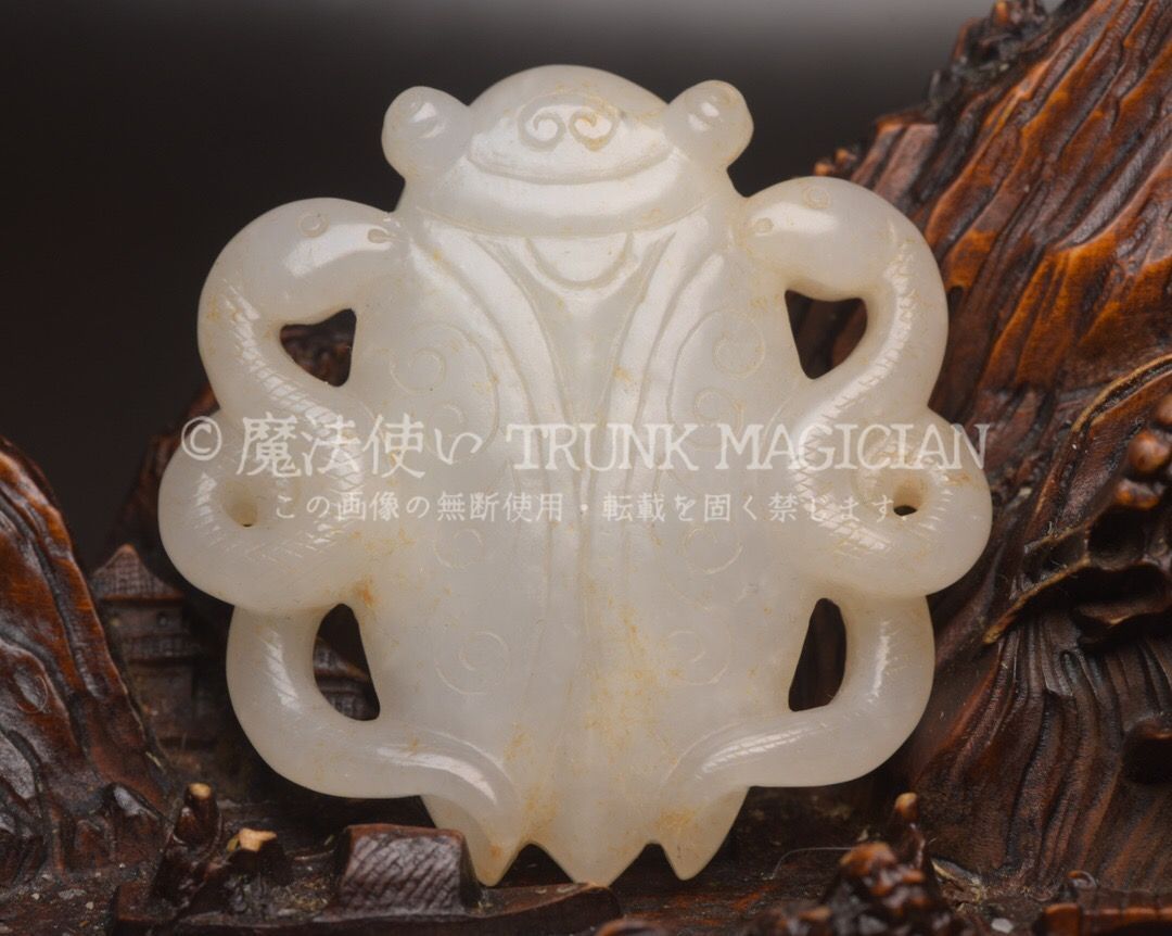 旧家蔵出し 和田玉細密彫 羊脂白玉 沁色自然 一鳴驚人 彫刻 根付 裝身