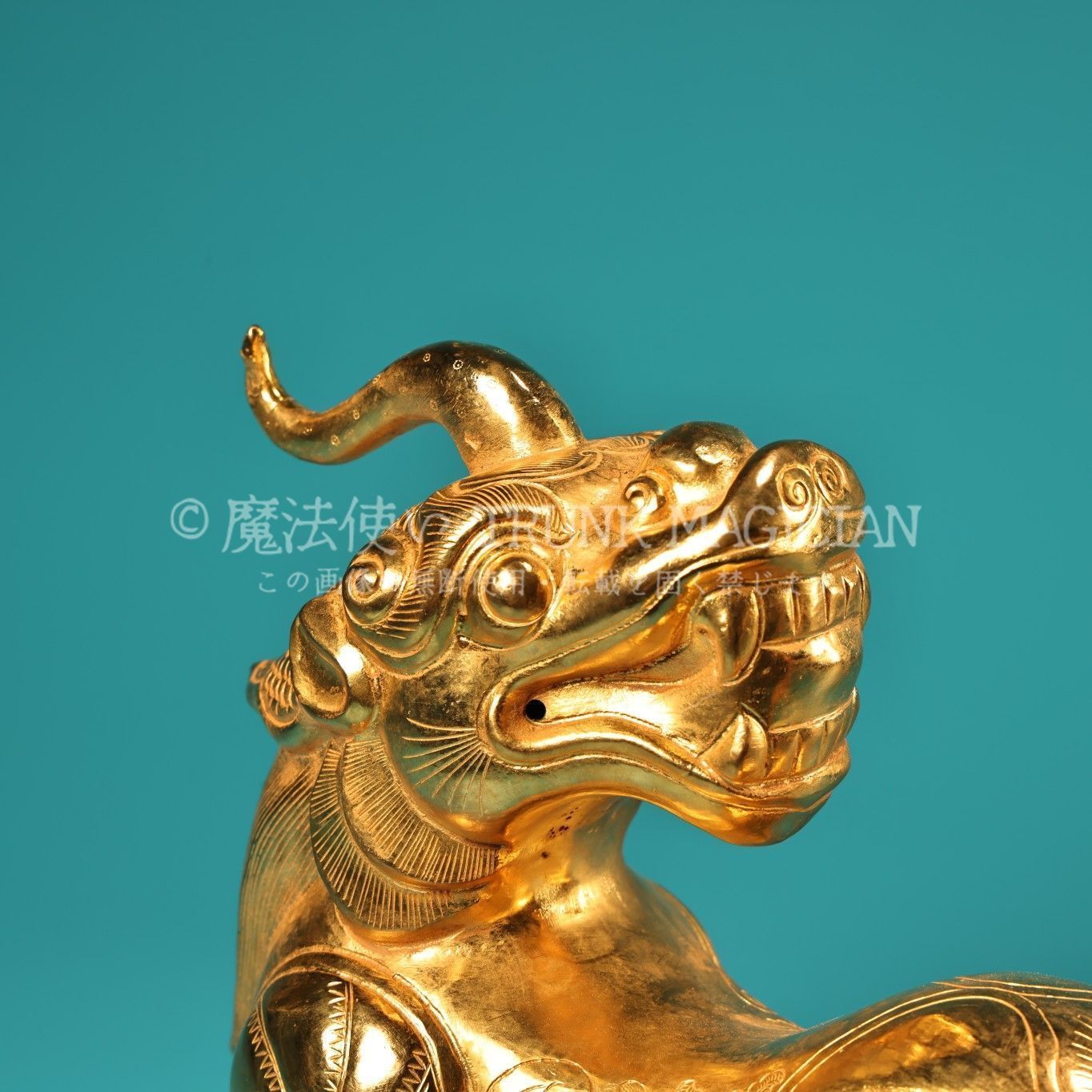 旧家蔵出し銅製細作 塗金 浮彫 鏨刻 神獣 招財 辟邪 置物 文房賞物