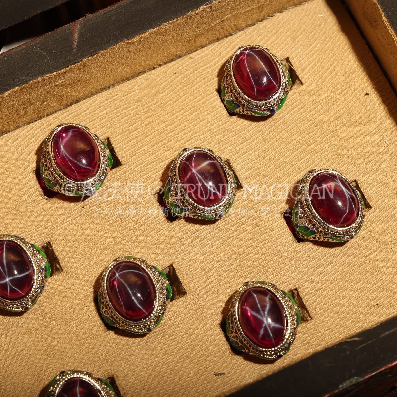 旧家蔵出し 星光石細密彫 景泰藍 戒指 漆器箱付 根付 裝身具 供養品 古