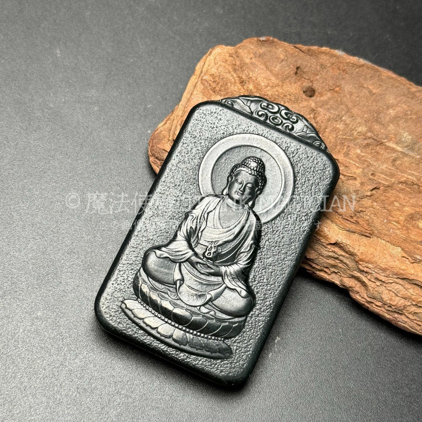 旧家蔵出し 和田玉細密彫 青玉 大日如來像 根付 裝身具 置物 賞物 供養