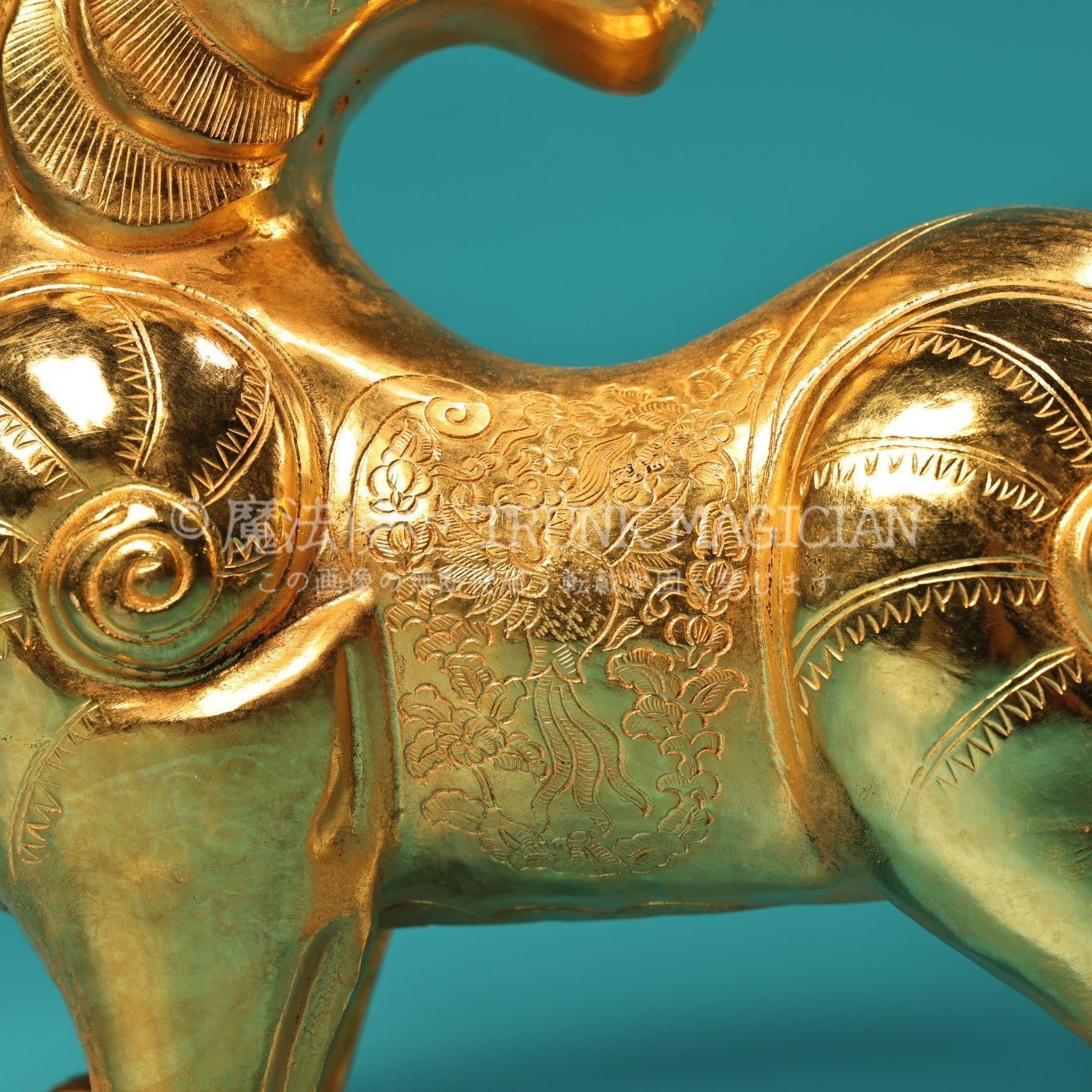 旧家蔵出し銅製細作 塗金 浮彫 鏨刻 神獣 招財 辟邪 置物 文房賞物