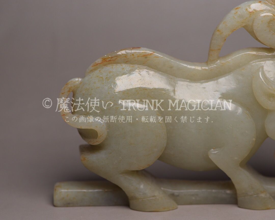 旧家蔵出し 和田玉細密彫 羊脂白玉 沁色自然 招財豬 彫刻 根付 裝身具