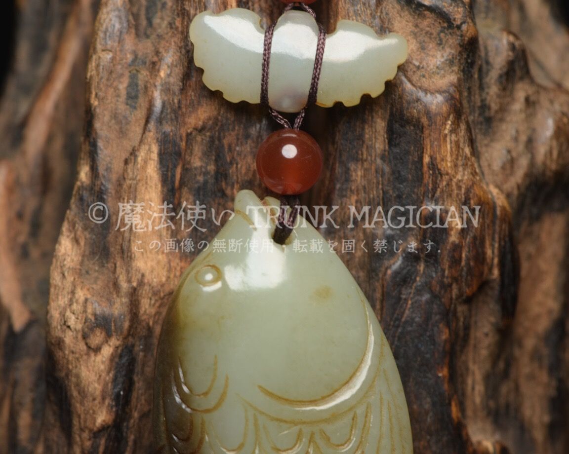 旧家蔵出し 和田玉細密彫 羊脂白玉 沁色自然 玉魚 彫刻 根付 裝身具 賞