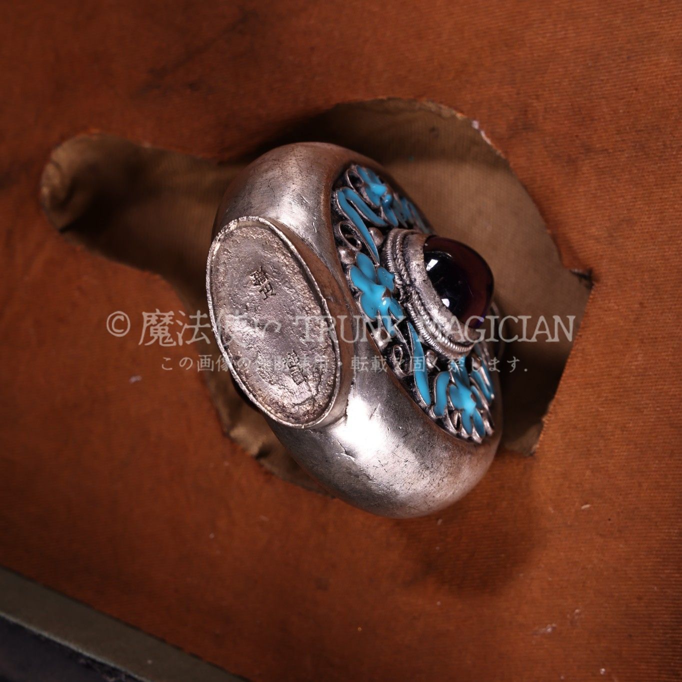 旧家蔵出し 銅胎景泰藍 琺瑯彩 寶石嵌 藥壷 鼻煙壷 裝身具 根付 漆箱付