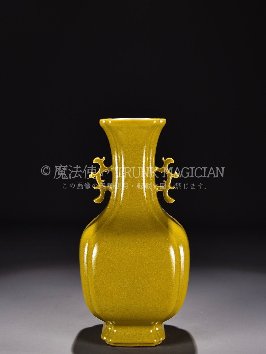 清乾隆時代 【大清乾隆年製】在銘 茶葉末釉三足香炉 【旧家蔵出し(Y-4) 旧家蔵出し 大清乾隆年製 茶葉末釉 雙耳瓶 古陶瓷器 陶芸 造型精美 古