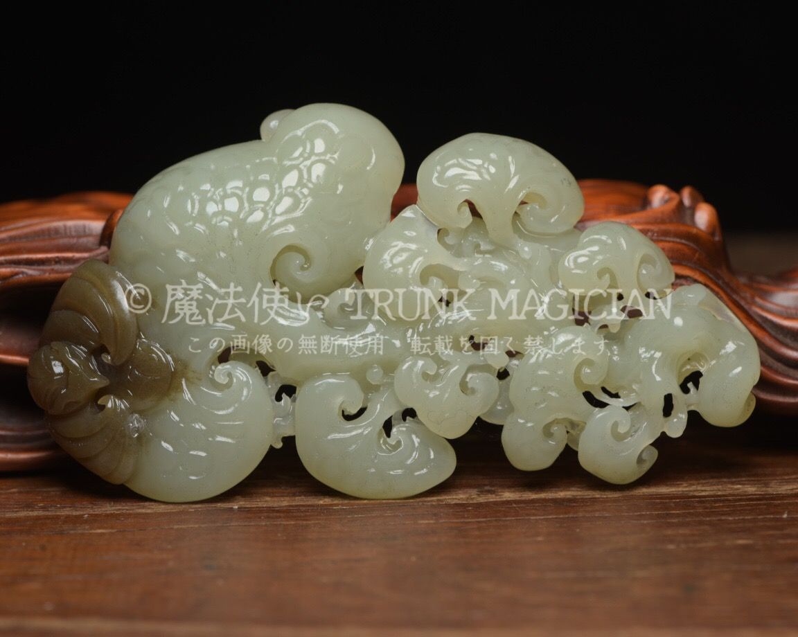 旧家蔵出し 和田玉細密彫 羊脂白玉 沁色自然 如意 彫刻 根付 裝身具 賞
