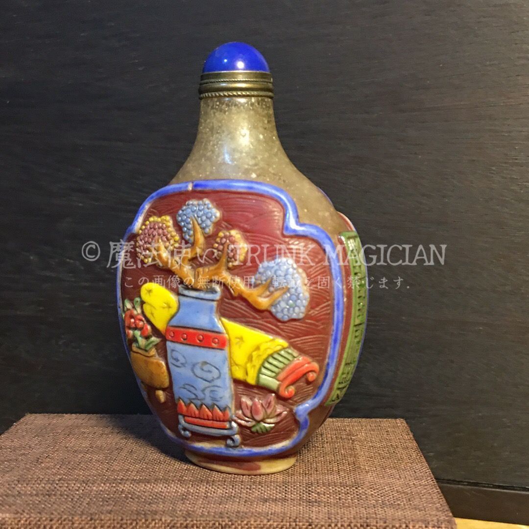 旧家蔵出し 琉璃細密彫 彩繪 招財金蟾紋 鼻煙壺 根付 裝身具 書道品
