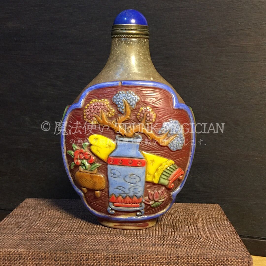 旧家蔵出し 琉璃細密彫 彩繪 招財金蟾紋 鼻煙壺 根付 裝身具 書道品