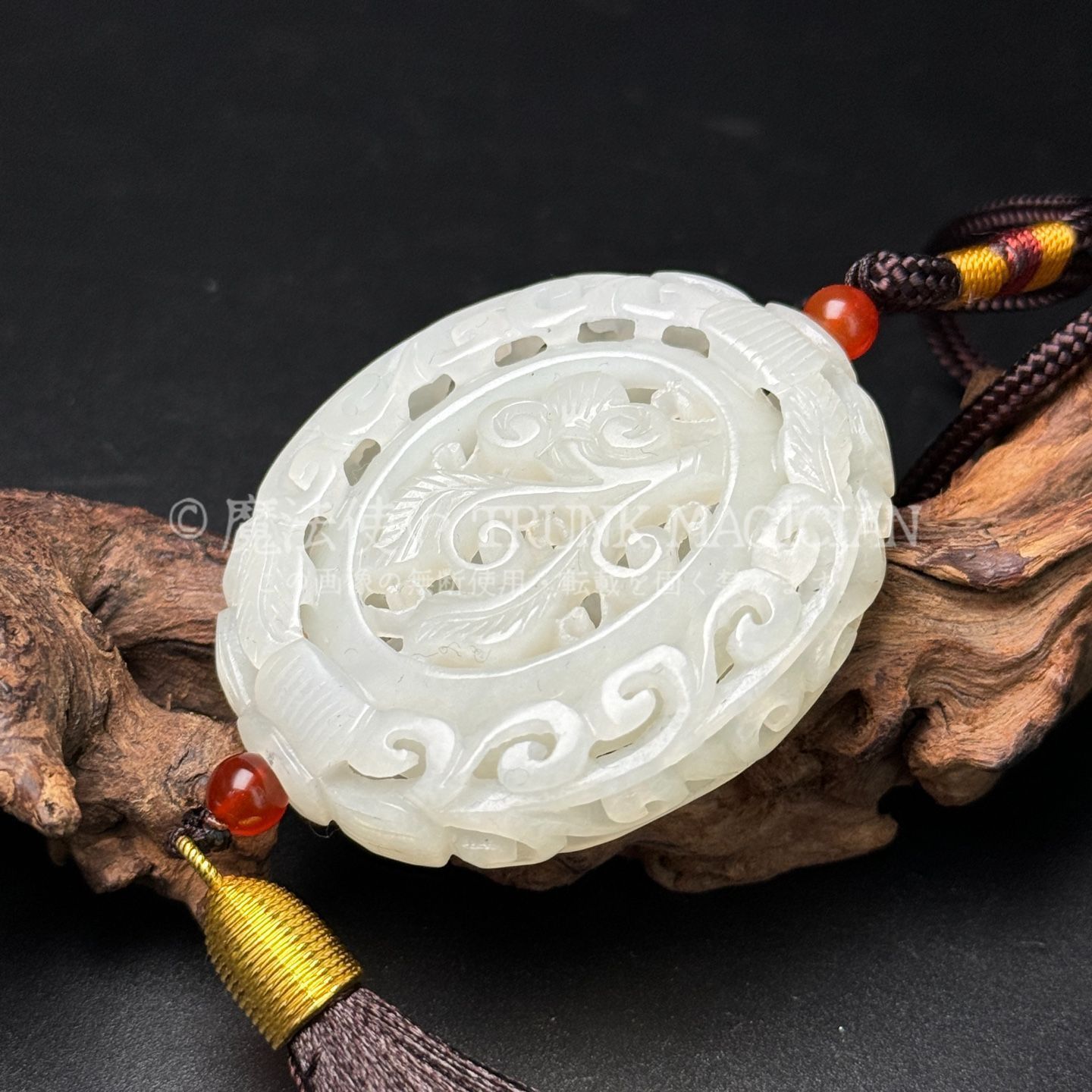 旧家蔵出し 和田玉細密彫 透空彫 花鳥紋 香嚢 根付 裝身具 置物 賞物