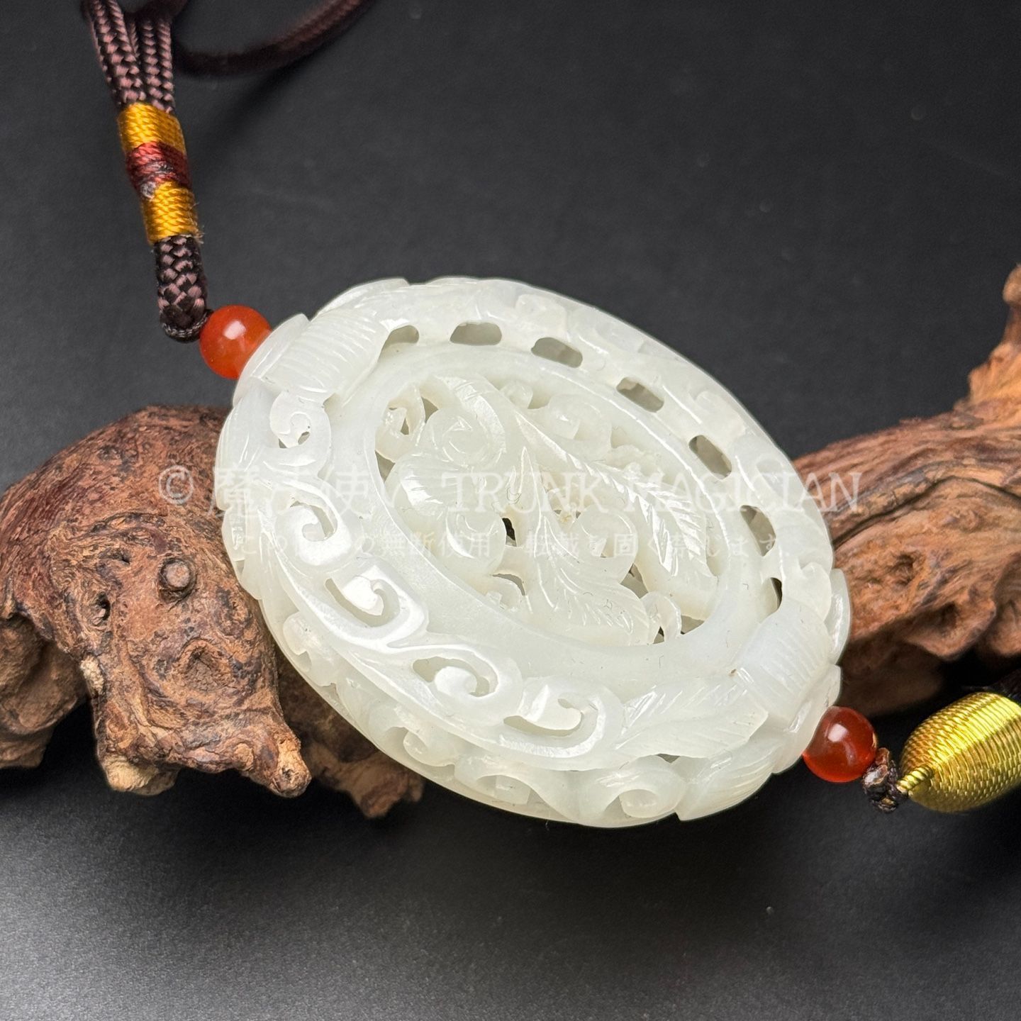 旧家蔵出し 和田玉細密彫 透空彫 花鳥紋 香嚢 根付 裝身具 置物 賞物