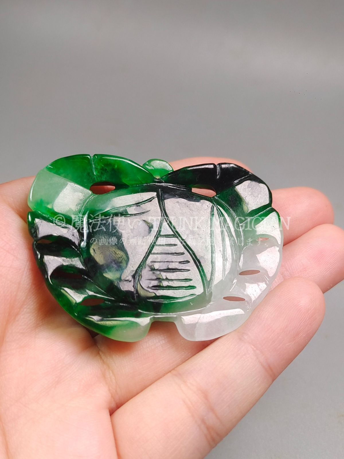 旧家蔵出し 翡翠製 細密彫 八方來財ペンダント 根付 裝身具 供養品 古