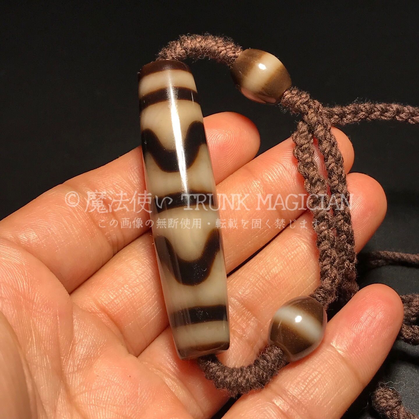 旧家蔵出し 瑪瑙細密彫 自然風化紋 雙虎牙天珠 ネックレス本 根付 風水