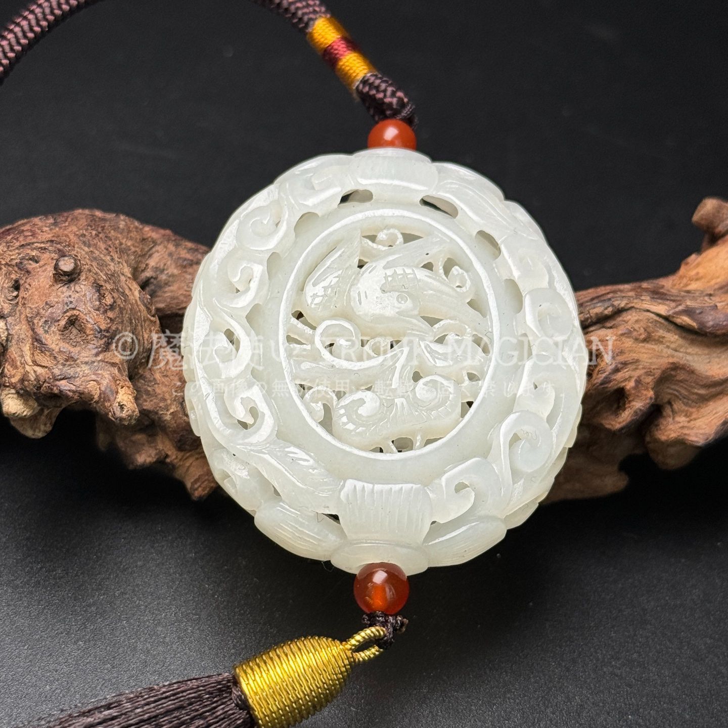 旧家蔵出し 和田玉細密彫 透空彫 花鳥紋 香嚢 根付 裝身具 置物 賞物