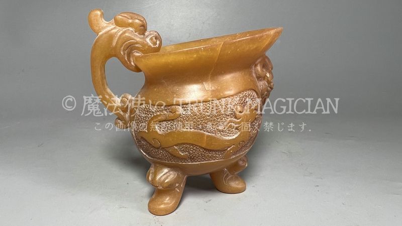 旧家蔵出し 寿山石細密彫 田黄石 神獣紋 三足酒杯 酒器 文房賞物 供養