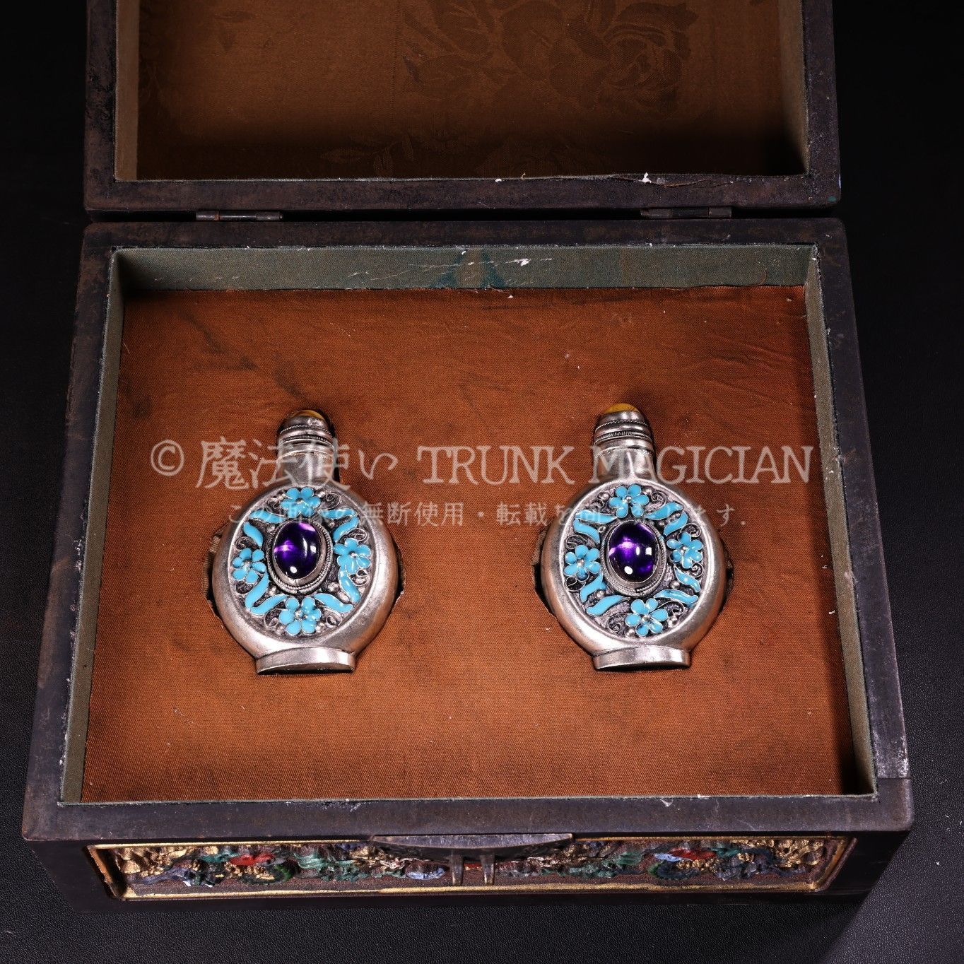 旧家蔵出し 銅胎景泰藍 琺瑯彩 寶石嵌 藥壷 鼻煙壷 裝身具 根付 漆箱付