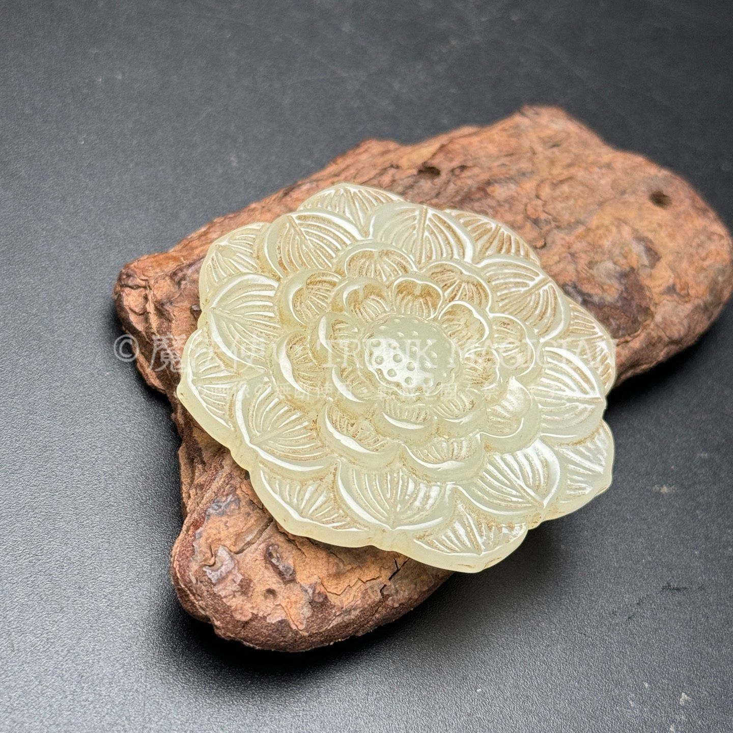 旧家蔵出し 和田玉細密彫 花開富貴紋 根付 裝身具 置物 賞物 供養品 古