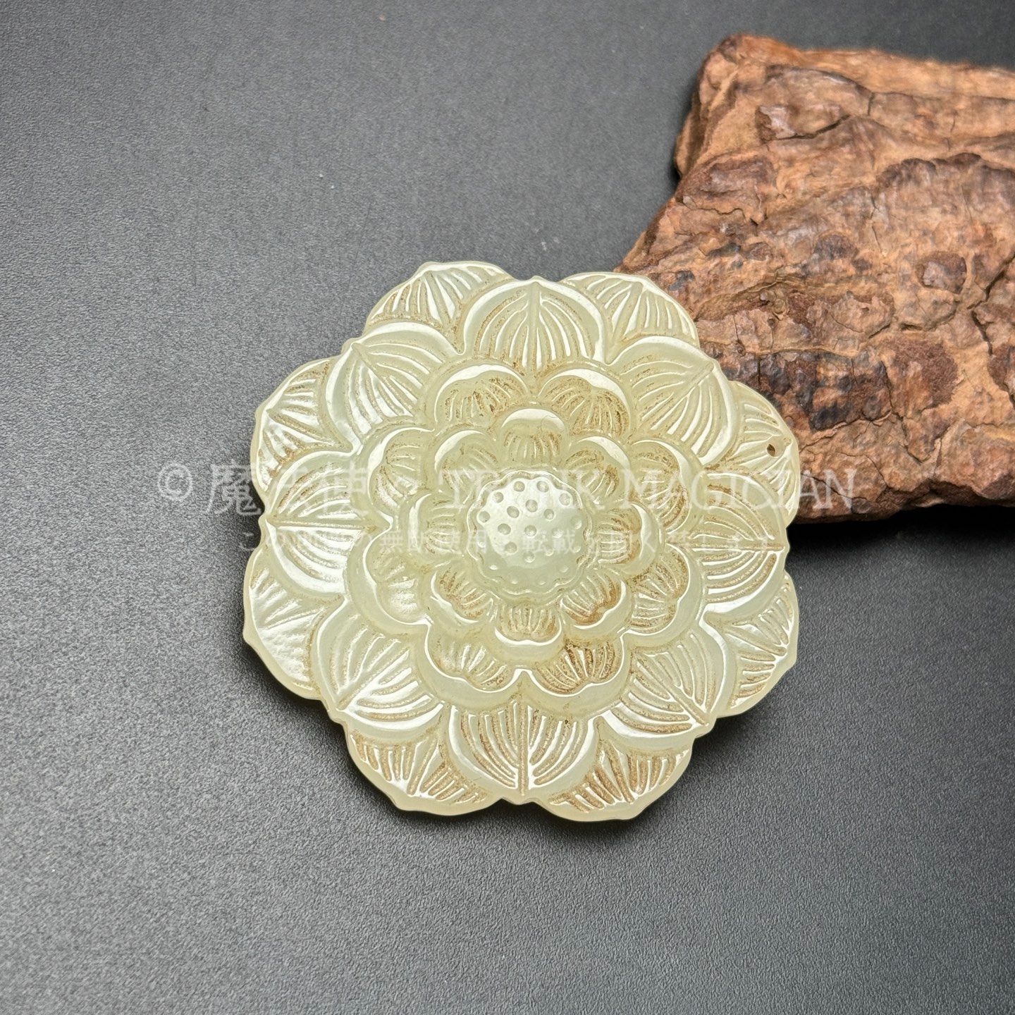 旧家蔵出し 和田玉細密彫 花開富貴紋 根付 裝身具 置物 賞物 供養品 古