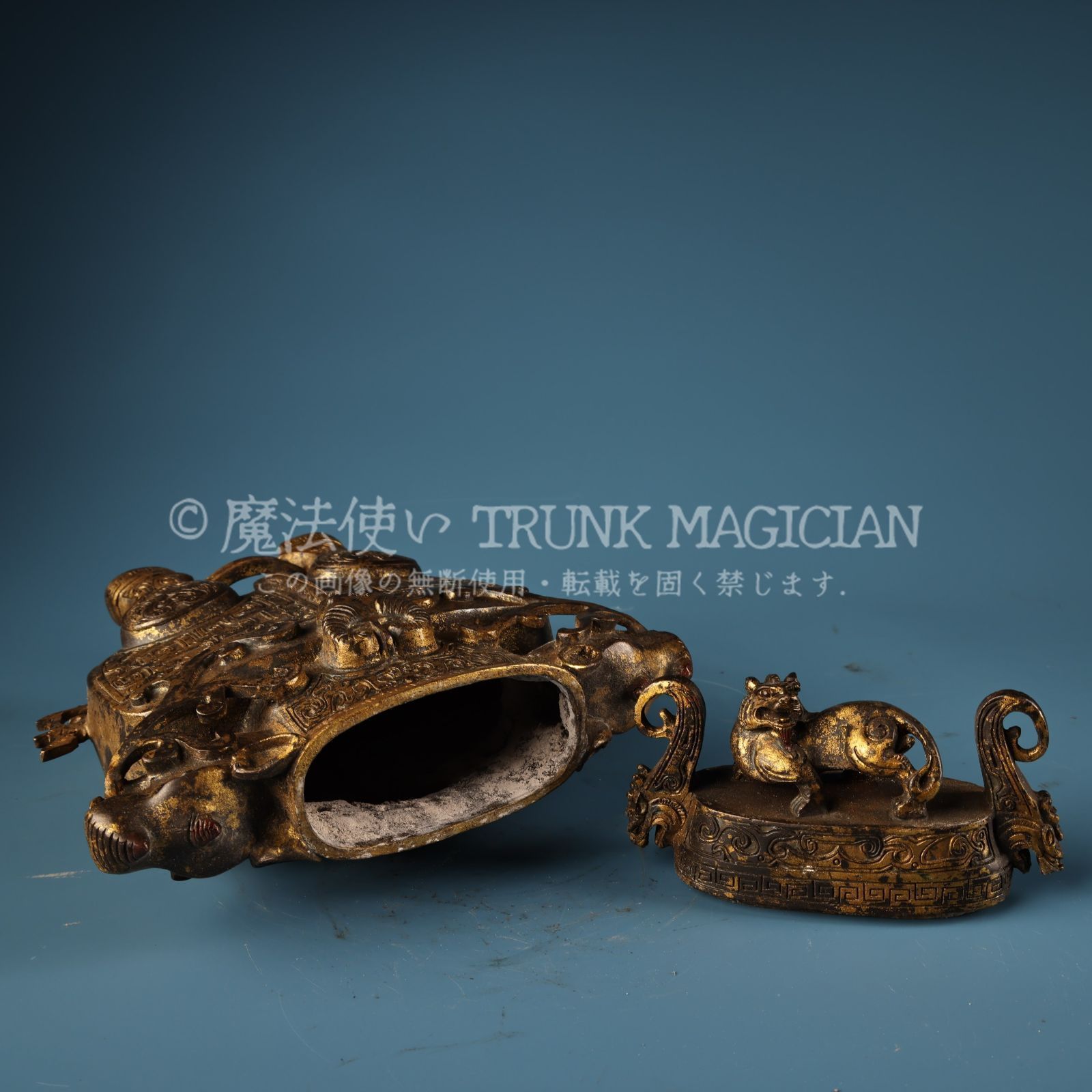 旧家蔵出し 銅製 泥金 浮彫 鏨刻 牛頭紋 尊 花瓶 花器 副葬品 置物 賞