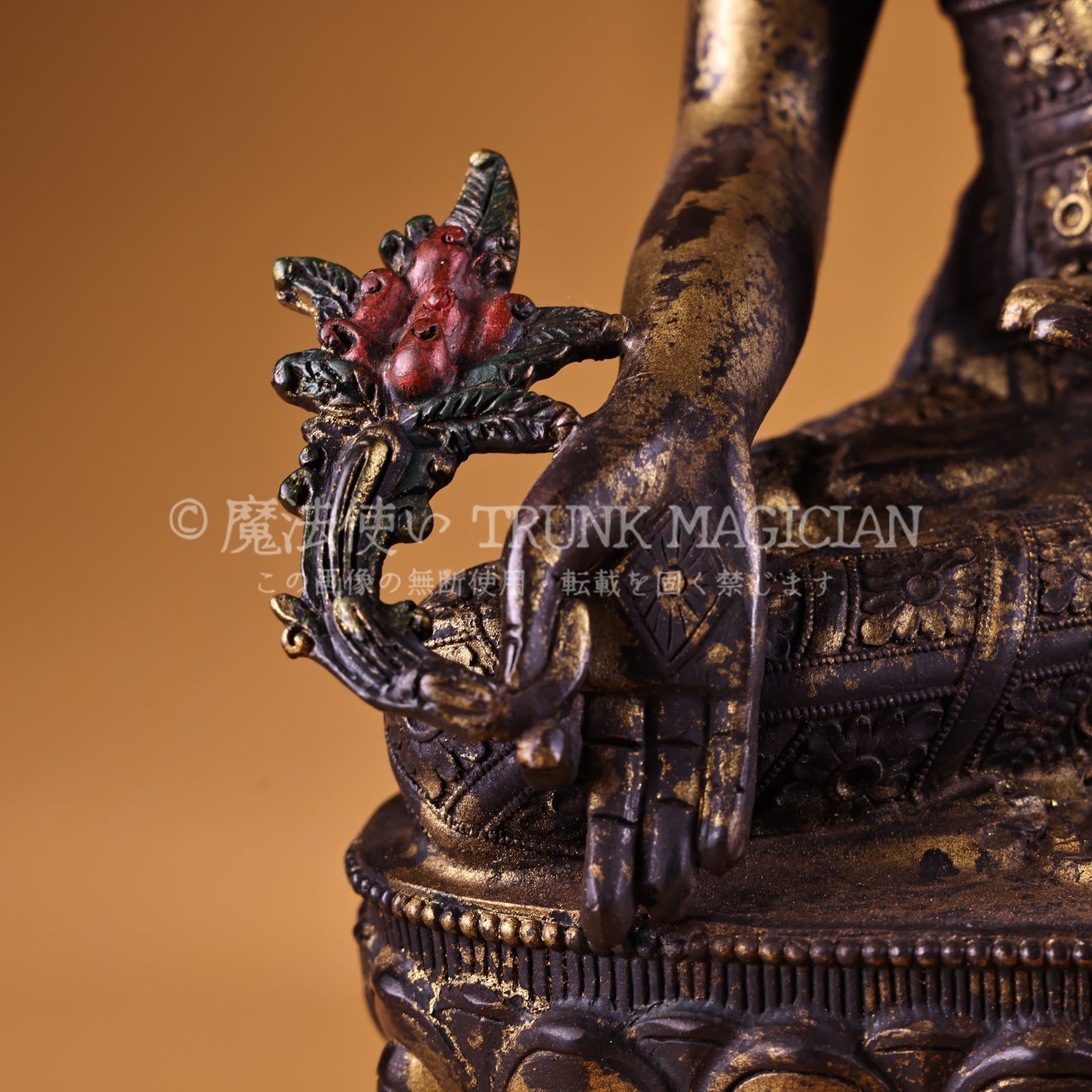 旧家蔵出し 銅製 泥金 浮彫 鏨刻 藥師仏 仏像 密宗密教 供養品 古美術