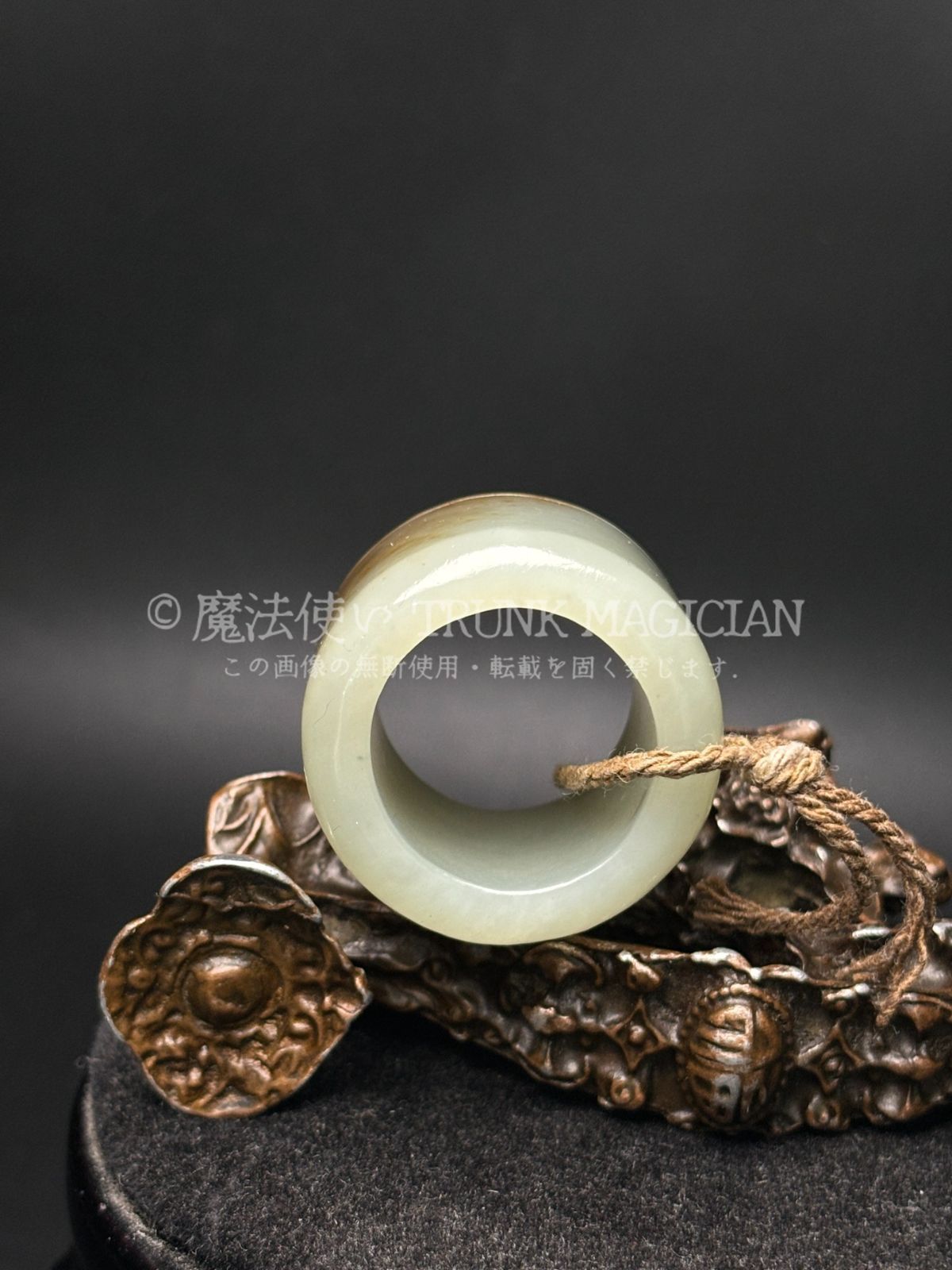 旧家蔵出し 和田玉細密彫 羊脂白玉 沁色自然 指輪 彫刻 根付 裝身具 賞
