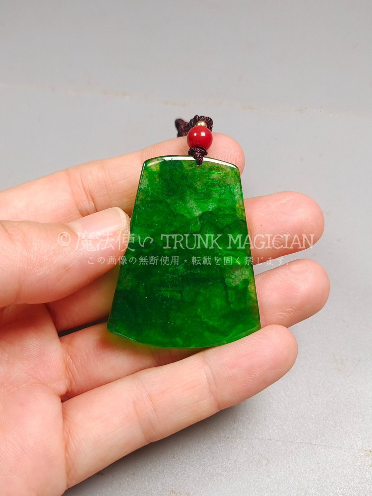 旧家蔵出し 翡翠製 細密彫 山水ペンダント 根付 裝身具 供養品 古美術