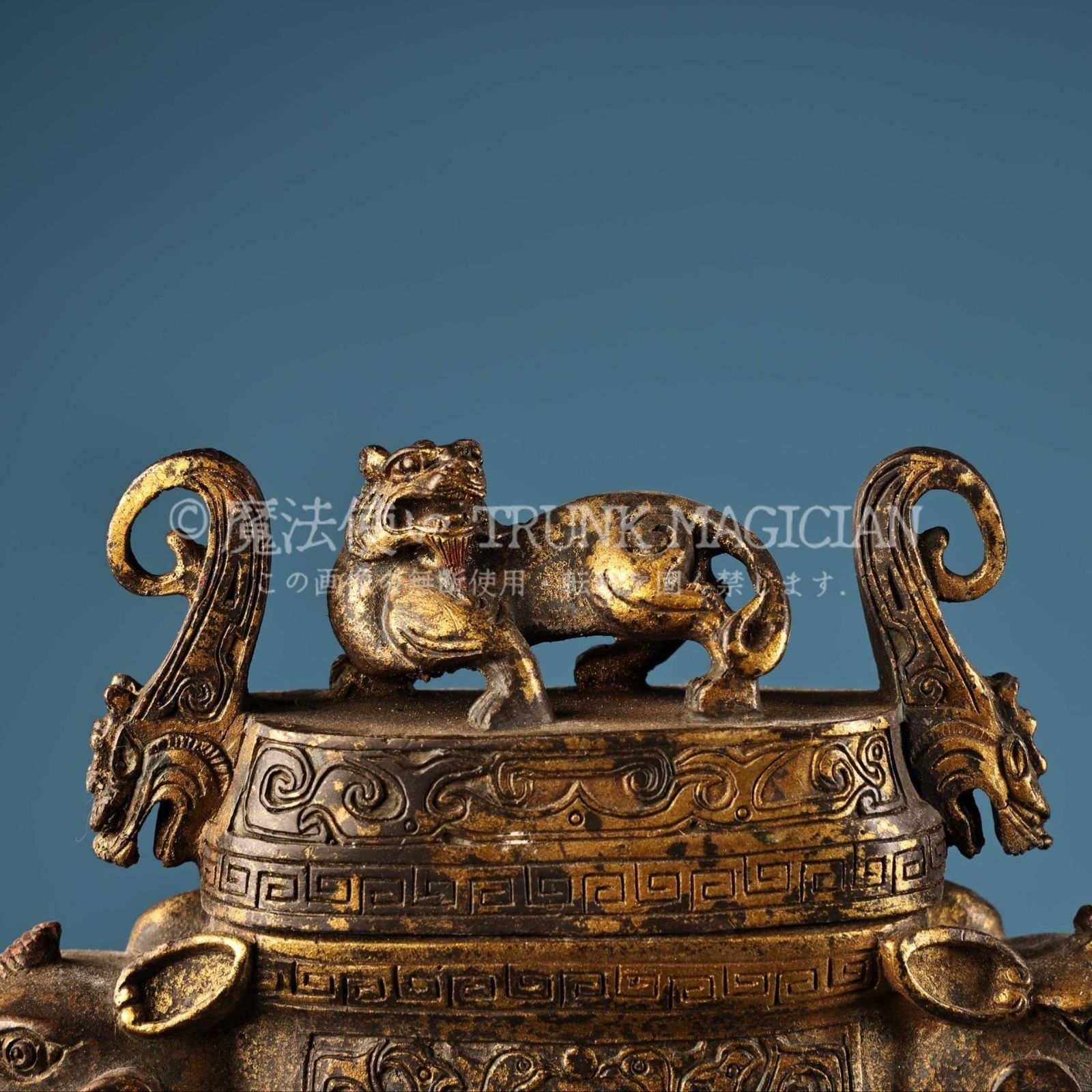 旧家蔵出し 銅製 浮彫 鏨刻 泥金 牛頭花瓶 置物 賞物 供養品 古美術品