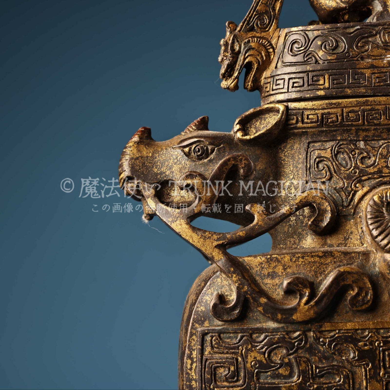 旧家蔵出し 銅製 浮彫 鏨刻 泥金 牛頭花瓶 置物 賞物 供養品 古美術品