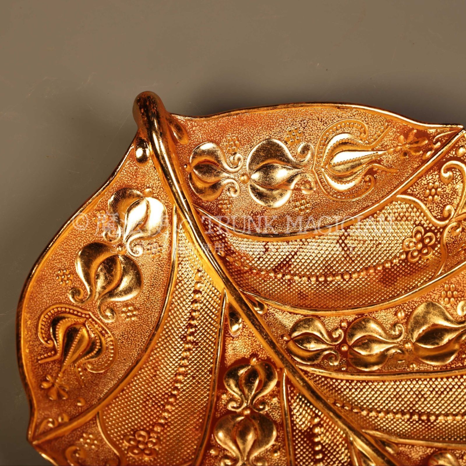 旧家蔵出し 銅製 塗金 樹葉盤子 置物 賞物 供養品 古美術品 収集家