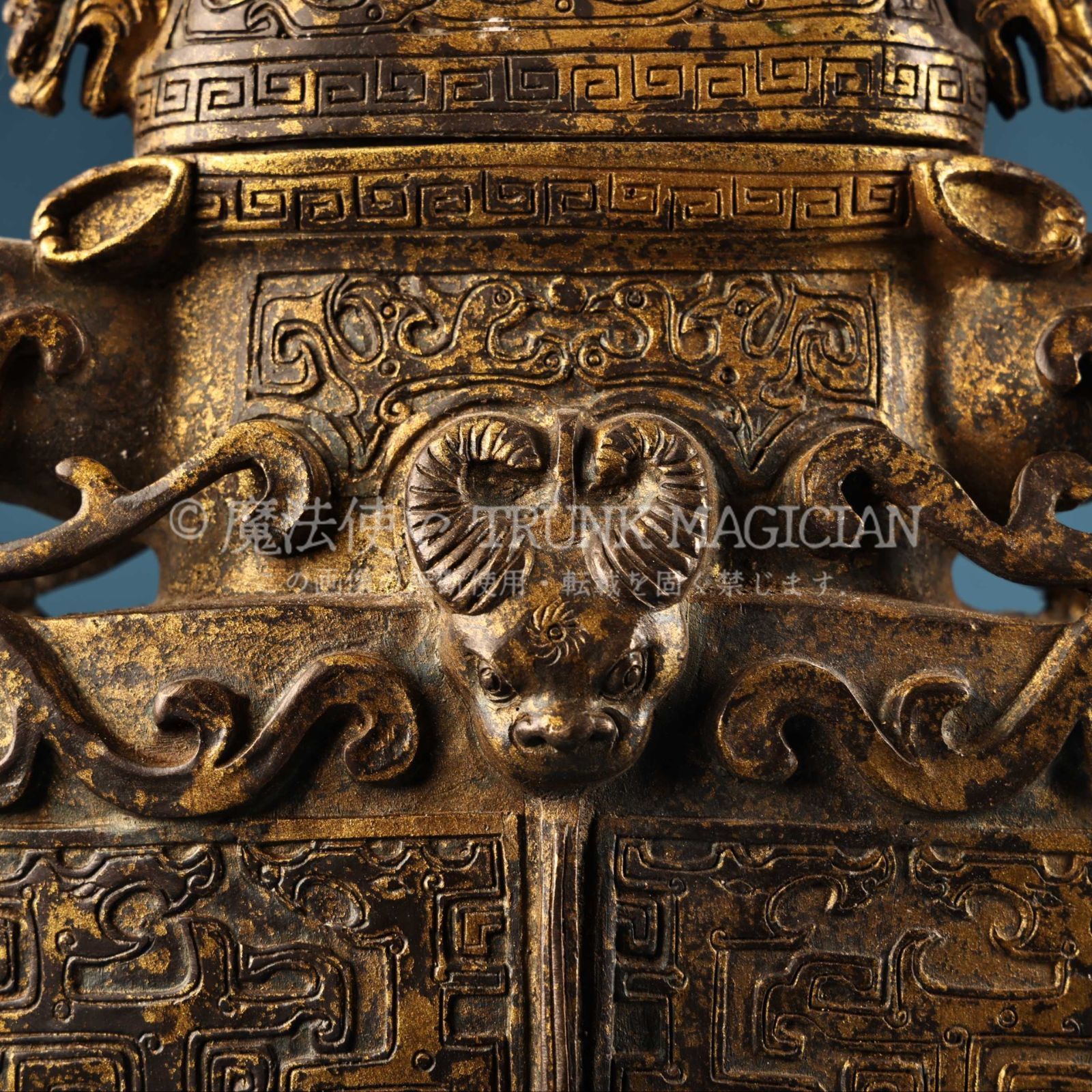 旧家蔵出し 銅製 浮彫 鏨刻 泥金 牛頭花瓶 置物 賞物 供養品 古美術品