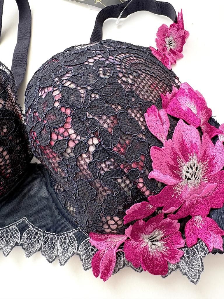 ☆【新品】Wacoal Salute ワコールサルート 01G 下妻物語 ブラジャー