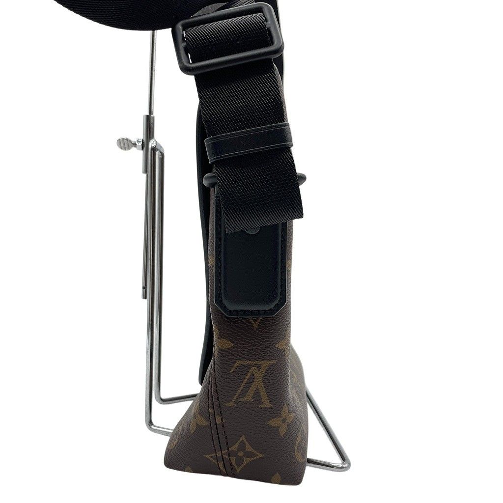 Louis Vuitton ルイヴィトン モノグラム・マカサー マグネティック