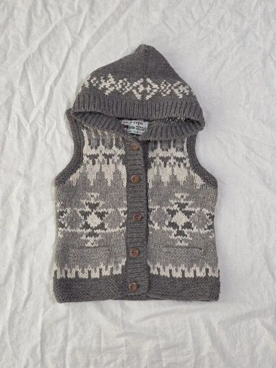 ノルディックフードベスト　新品未使用 森ガール ノルディック フード ニット ベスト ベスト 日本