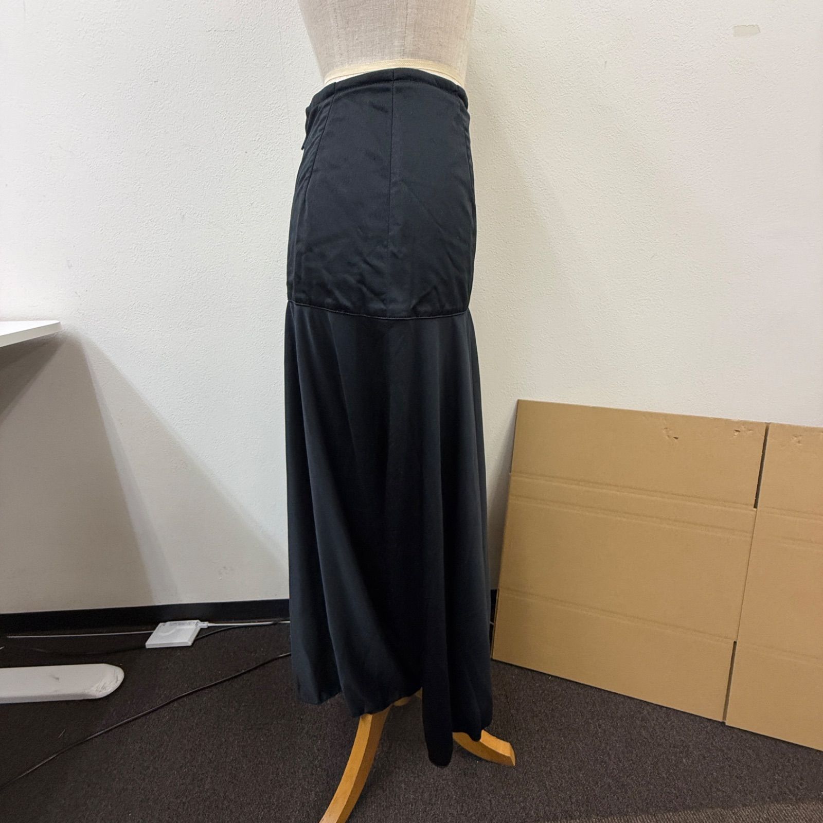 アトリエ貴美恵】フラメンコ衣装 スカート ファルダ 黒 薔薇刺繍