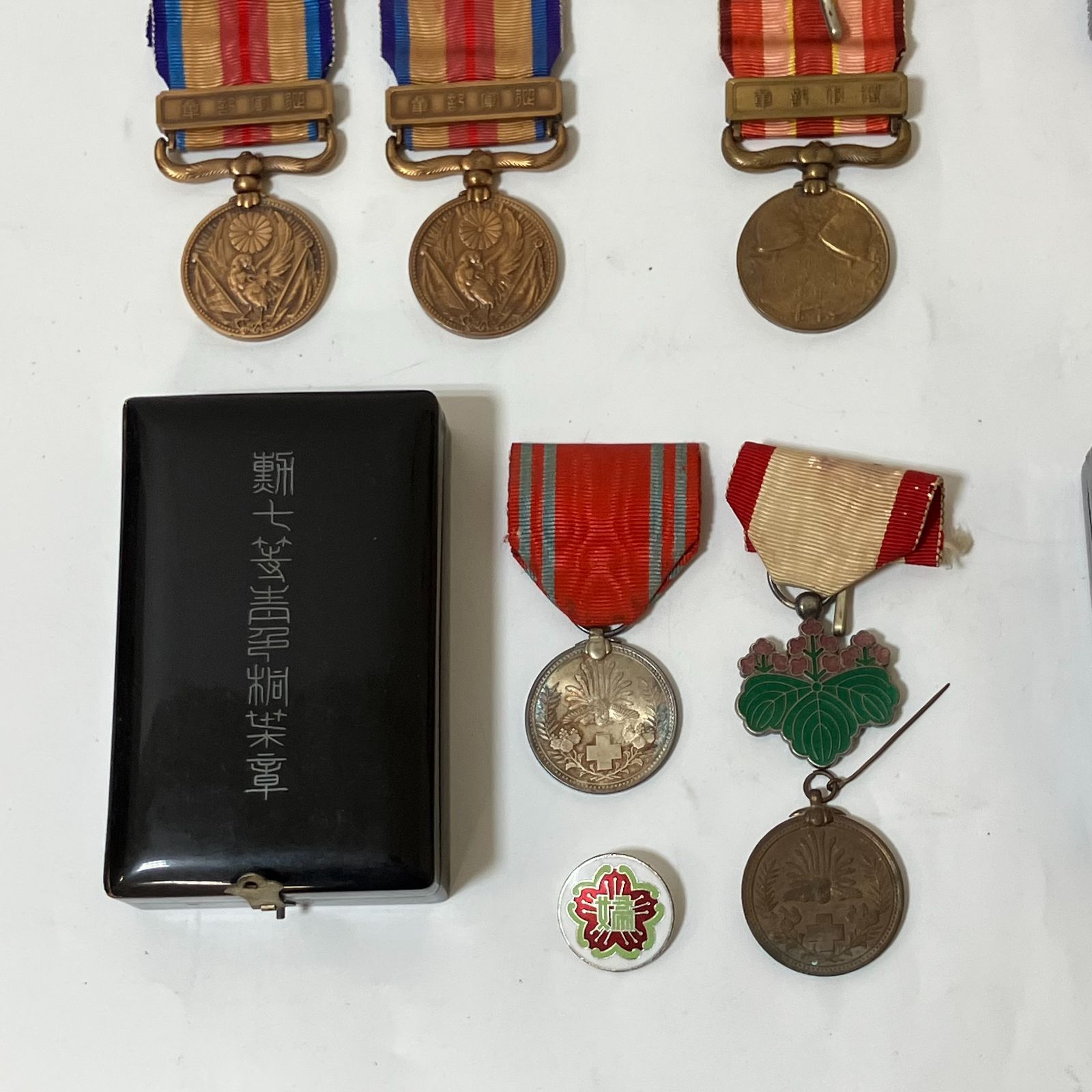 30865] 勲章まとめ 日本赤十字社特別社員章 支那事変従軍記章 紀元二千