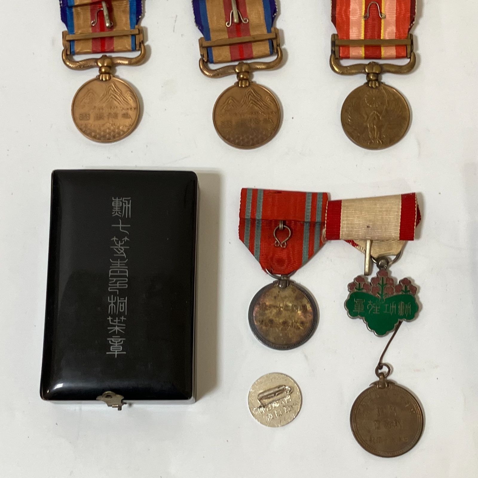 30865] 勲章まとめ 日本赤十字社特別社員章 支那事変従軍記章 紀元二千