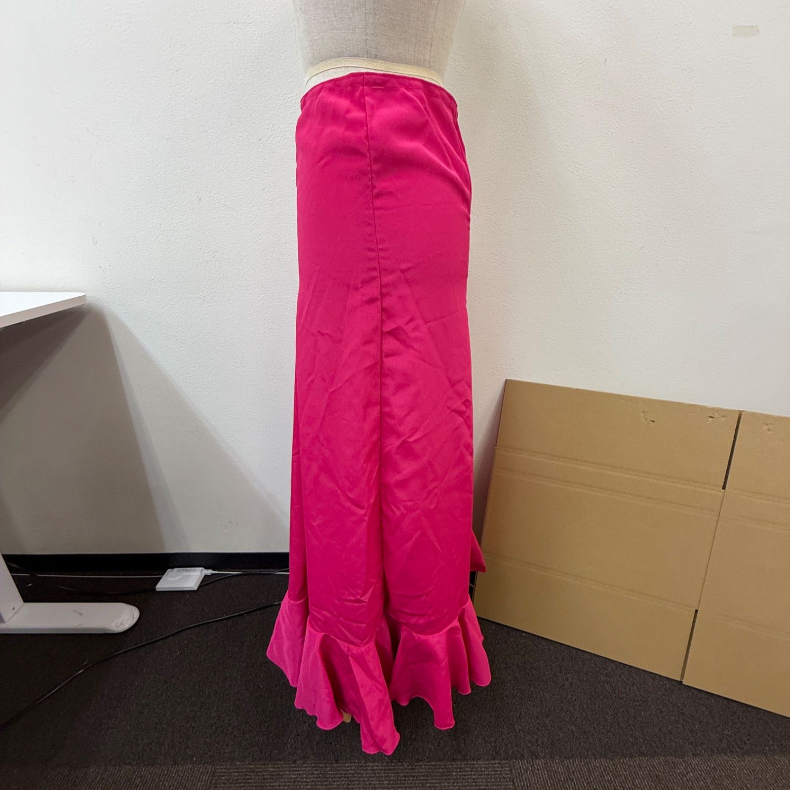 美品⭐︎フラメンコファルダ　スカートライトピンク系 フラメンコ衣装 スカート ファルダ ピンク 無地 シンプル フレア