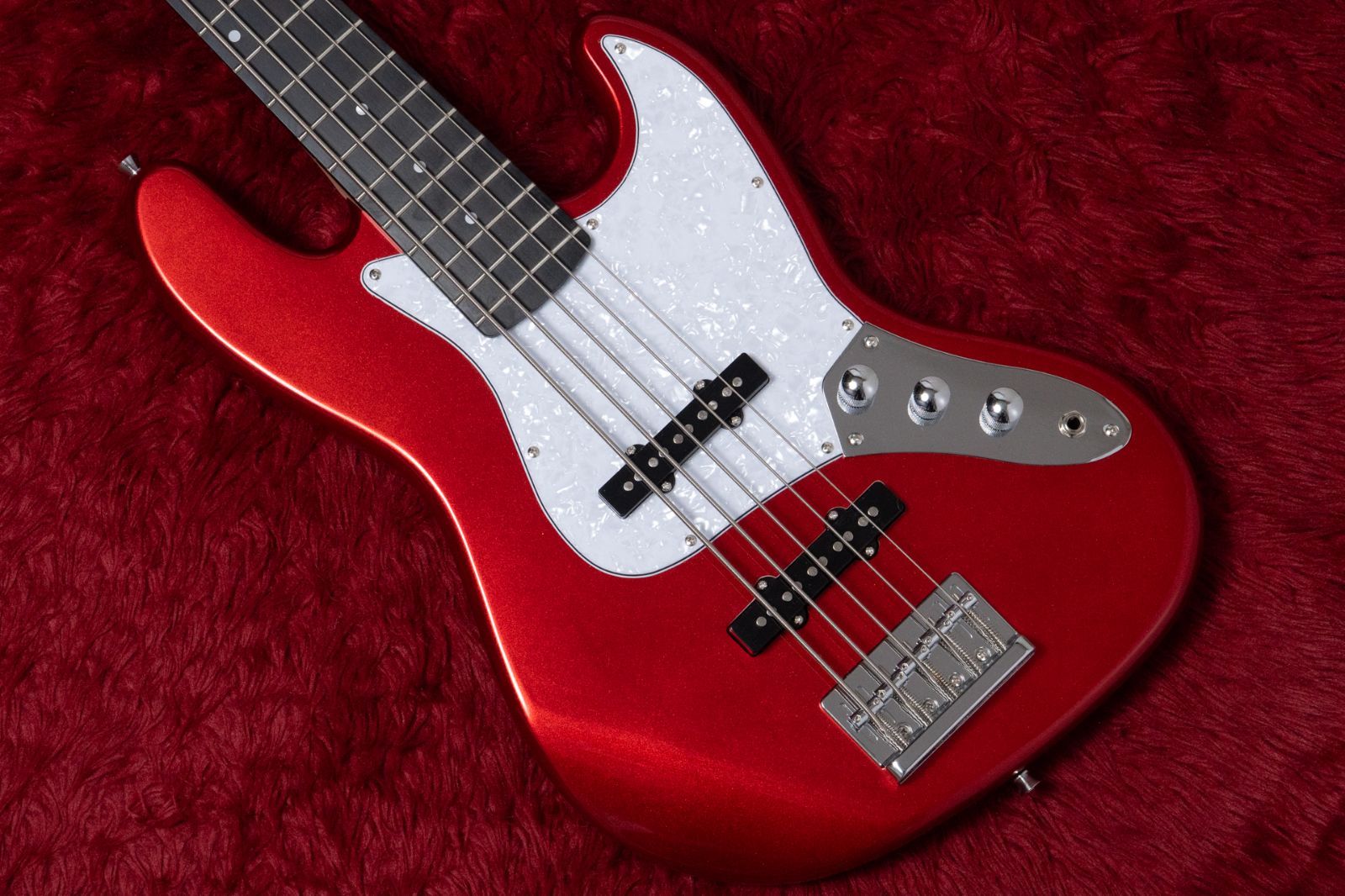 new】woofy basses / ONE series Cavalier 5 Red - メルカリ