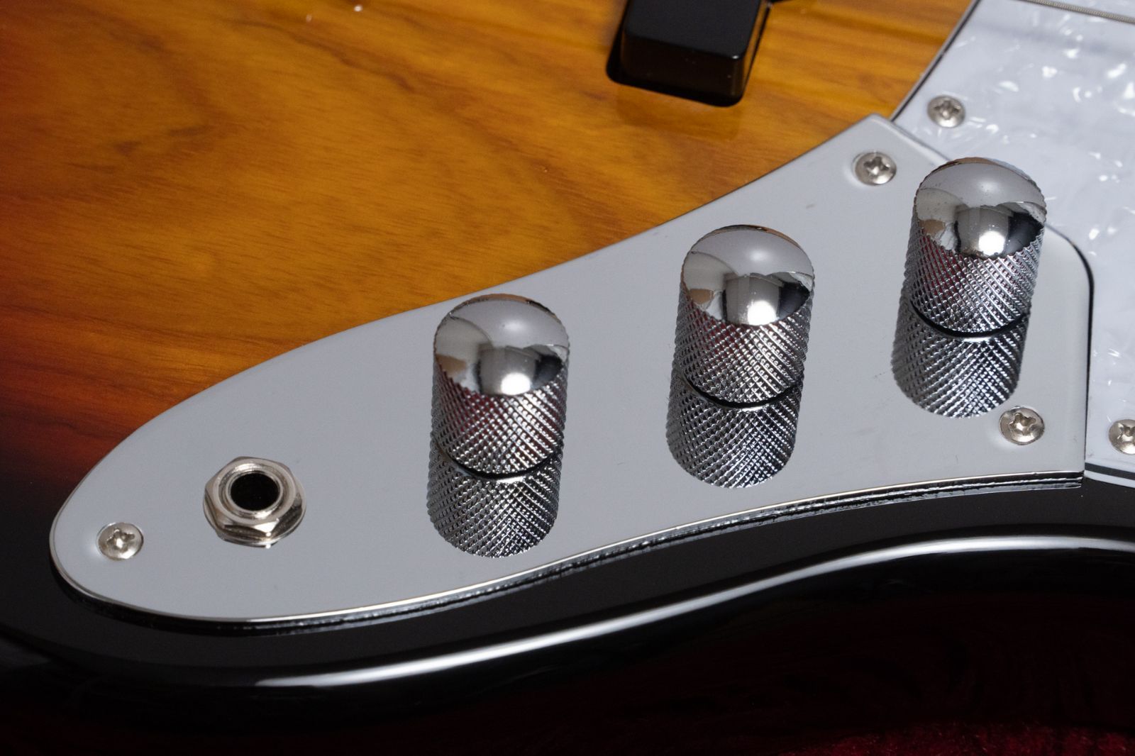 new】woofy basses / ONE series Cavalier 5 Sunburst - メルカリ
