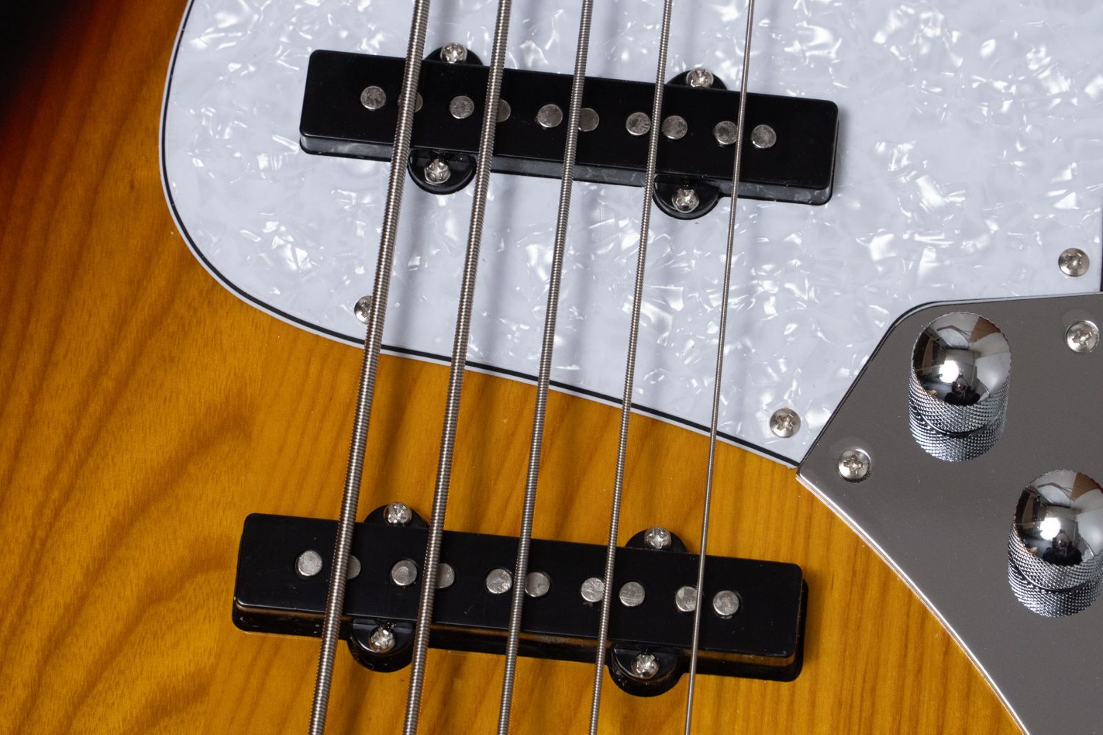 new】woofy basses / ONE series Cavalier 5 M Sunburst - メルカリ