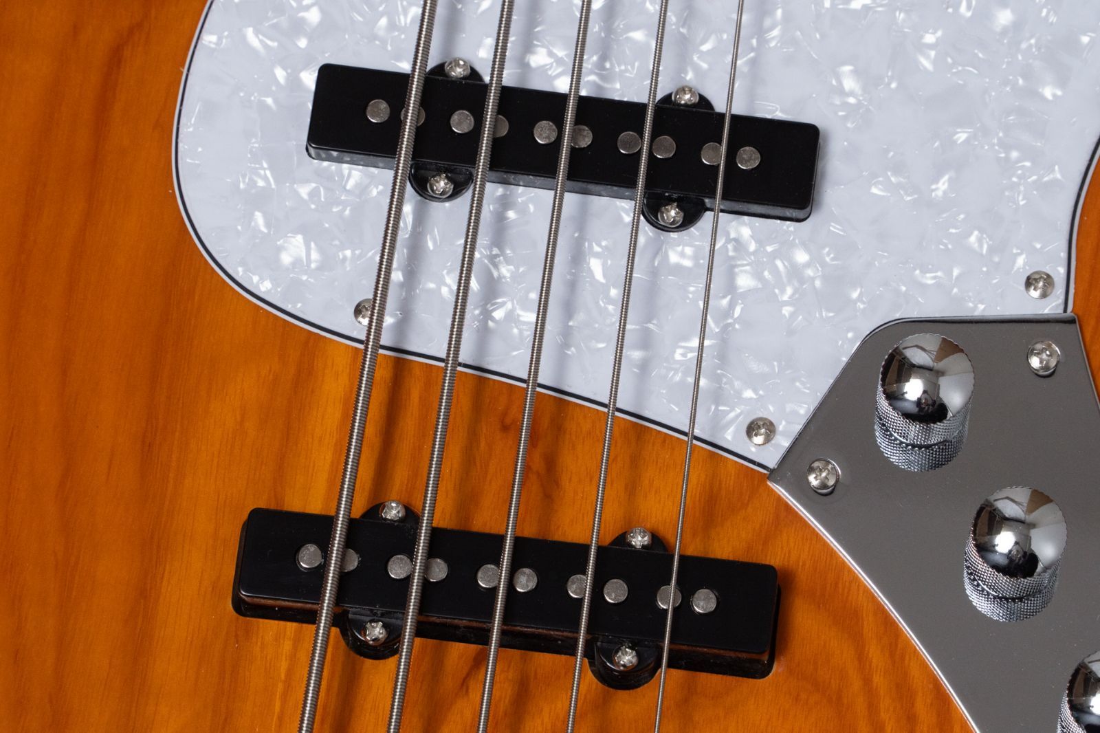 new】woofy basses / ONE series Cavalier 5 M Orange - メルカリ